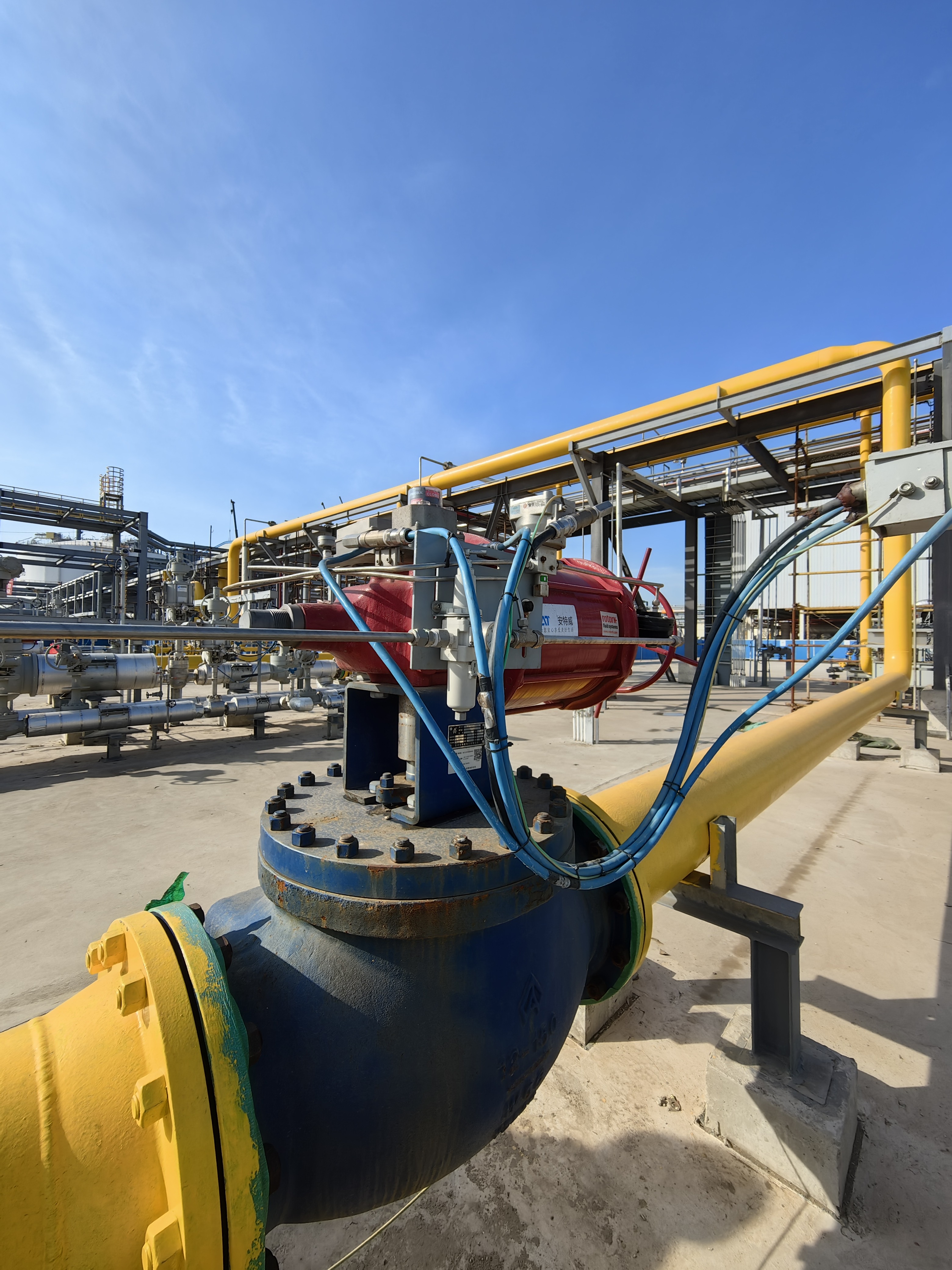 8-1500, Pneumatic High-Pressure Soft-Seated Ball Valve